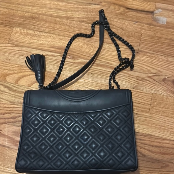Tory Burch Fleming Matte Shoulder Bag - Picture 2 of 4